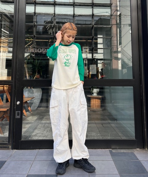 PEANUTS(ピーナッツ)の「【PEANUTS/ピーナッツ】ラグランプリントロゴT(Tシャツ/カットソー・レディース・ブラック/レッド/グリーン・FREE)」の8枚目の写真