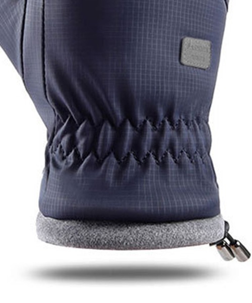 DAY CLOSET（デイ クローゼット）の「メンズ 裏起毛ゴム入りコードストッパー撥水加工手袋（手袋・メンズ・ブラック/グレー/ネイビー・ONE SIZE）」の7枚目の写真