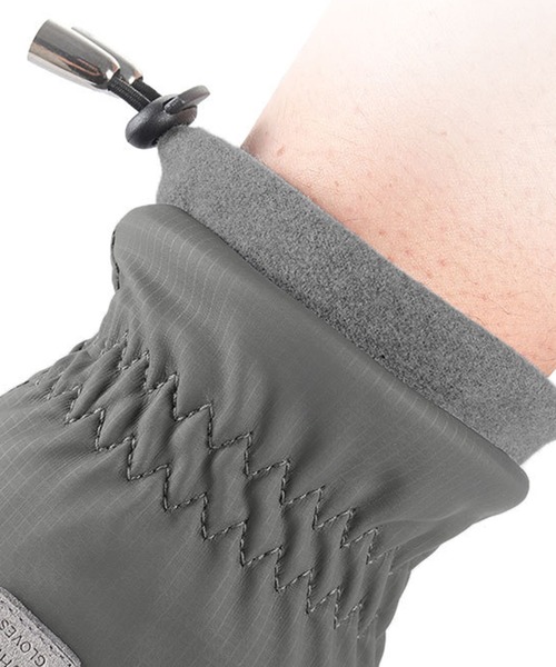 DAY CLOSET（デイ クローゼット）の「メンズ 裏起毛ゴム入りコードストッパー撥水加工手袋（手袋・メンズ・ブラック/グレー/ネイビー・ONE SIZE）」の8枚目の写真