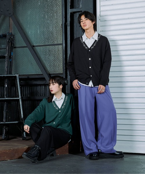 Ellno Loset（エルノロゼット）の「フラワー刺繍Vネックカーディガン 