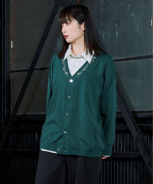Ellno Loset（エルノロゼット）の「フラワー刺繍Vネックカーディガン 