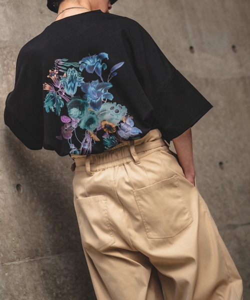 NULL（ヌル）の「【NULL】フラワー バックプリント ポンチ 半袖Tシャツ（Tシャツ/カットソー・メンズ・ホワイト/ブラック・MEDIUM/LARGE）」の5枚目の写真