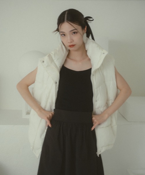 VANNIE U(ヴァニーユー)の「中綿ボリュームベスト(ベスト・レディース・アイボリー/ブラック・FREE)」の11枚目の写真