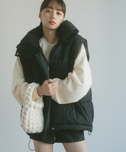 VANNIE U(ヴァニーユー)の「中綿ボリュームベスト(ベスト・レディース・アイボリー/ブラック・FREE)」の17枚目の写真
