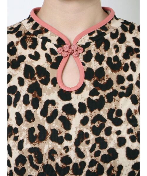 jouetie(ジュエティ)の「パイピングパワショルチャイナトップス(Tシャツ/カットソー・レディース・ブラック/ベージュ/オフホワイト/ブルー・MEDIUM)」の15枚目の写真