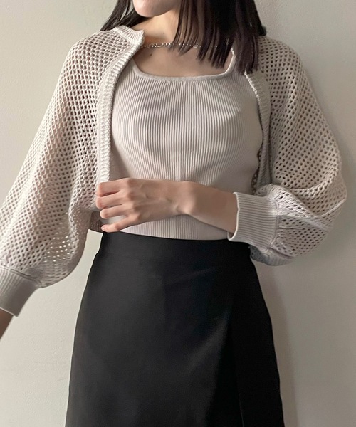 one way(ワンウェイ)の「チェーン付メッシュボレロ半袖ニット(カーディガン/ボレロ・レディース・アイボリー/ピンク/ホワイト/グリーン・FREE)」の3枚目の写真