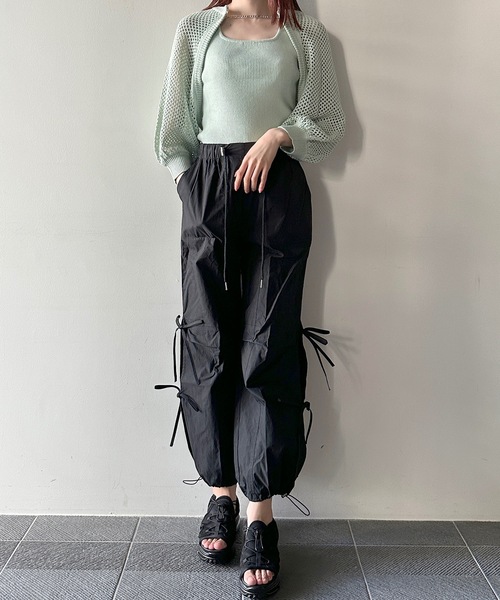 one way(ワンウェイ)の「チェーン付メッシュボレロ半袖ニット(カーディガン/ボレロ・レディース・アイボリー/ピンク/ホワイト/グリーン・FREE)」の13枚目の写真