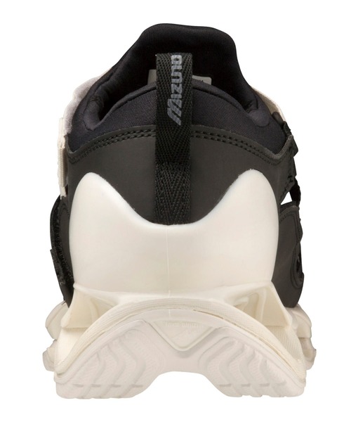 MIZUNO SPORTS STYLE(ミズノスポーツスタイル)の「WAVE PROPHECY Strap(スニーカー・メンズ・オフホワイト/ブラック×ホワイト・27.0cm/25.5cm/24.5cm/23.0cm/25.0cm/24.0cm/28.0cm/26.0cm/23.5cm/27.5cm/29.0cm/26.5cm)」の14枚目の写真