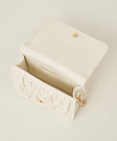 one after another NICE CLAUP（ワンアフターアナザーナイスクラップ）の「シャーリングミニショルダーバッグ（ショルダーバッグ・レディース・ピンク/ブラック/アイボリー・FREE）」の6枚目の写真