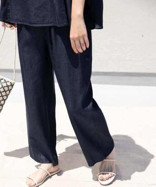 URBAN RESEARCH DOORS(アーバンリサーチドアーズ)の「リヨセルデニムイージーパンツ(その他パンツ・レディース・ブラック/インディゴブルー・SMALL/MEDIUM)」の22枚目の写真