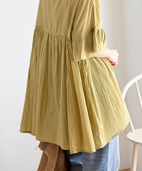 rps（アールピーエス）の「コットンボイルワイドギャザープルオーバー（シャツ/ブラウス・レディース・チャコールグレー/グリーン/オフホワイト/グレイッシュベージュ/パープル/イエロー/ブラック/ダークブルー・フリー）」の12枚目の写真