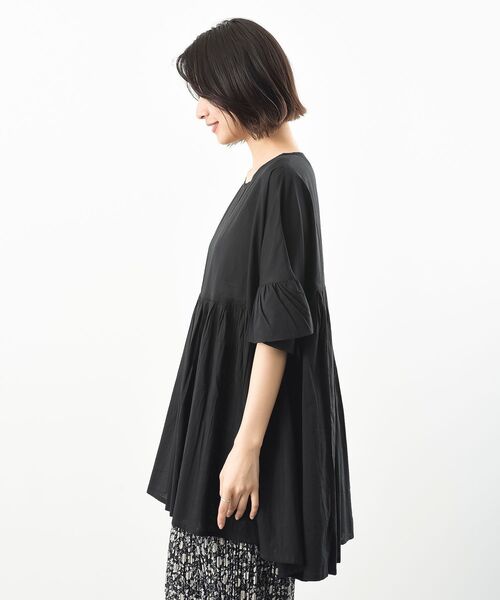 rps（アールピーエス）の「コットンボイルワイドギャザープルオーバー（シャツ/ブラウス・レディース・チャコールグレー/グリーン/オフホワイト/グレイッシュベージュ/パープル/イエロー/ブラック/ダークブルー・フリー）」の10枚目の写真