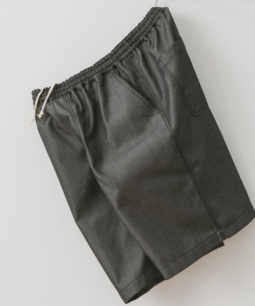 URBAN RESEARCH DOORS(アーバンリサーチドアーズ)の「『UR TECH WORKLUXE』デニムワイドショーツ(その他パンツ・メンズ・ブラック/インディゴブルー・MEDIUM/LARGE)」の1枚目の写真