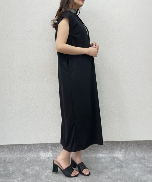 kivi（キヴィ）の「キーネックノースリワンピ（ワンピース・レディース・ブルー/ベージュ/ブラック・FREE）」の5枚目の写真