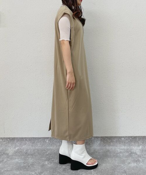 kivi（キヴィ）の「キーネックノースリワンピ（ワンピース・レディース・ブルー/ベージュ/ブラック・FREE）」の12枚目の写真