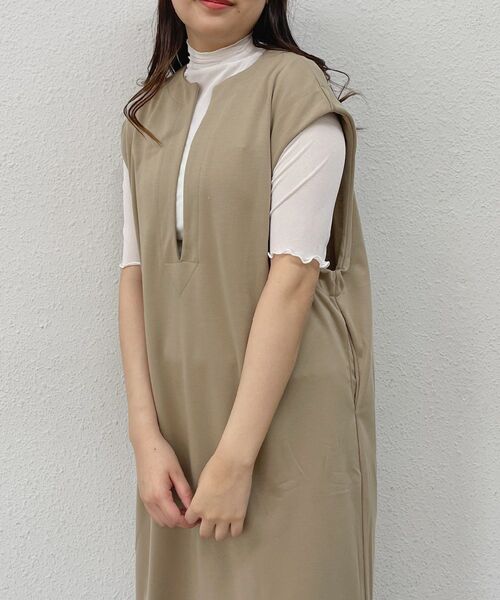 kivi（キヴィ）の「キーネックノースリワンピ（ワンピース・レディース・ブルー/ベージュ/ブラック・FREE）」の14枚目の写真