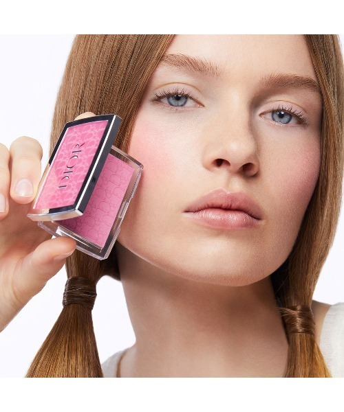 Dior(ディオール)の「ロージー グロウ(チーク・レディース・001 ピンク/006 ベリー/012 ローズウッド/004 コーラル/015 チェリー/063 ピンク ライラック(数量限定色)/061 ポピー コーラル(数量限定色)・FREE)」の21枚目の写真