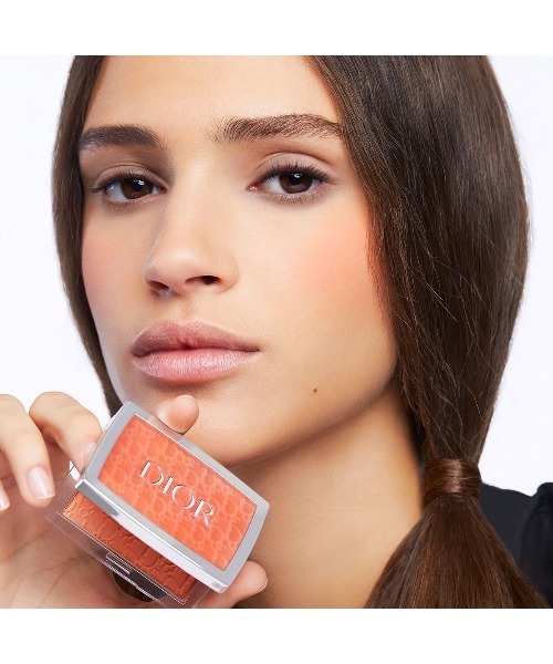 Dior(ディオール)の「ロージー グロウ(チーク・レディース・001 ピンク/006 ベリー/012 ローズウッド/004 コーラル/015 チェリー/063 ピンク ライラック(数量限定色)/061 ポピー コーラル(数量限定色)・FREE)」の22枚目の写真