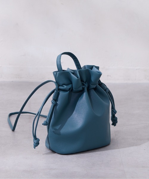 Chez toi(シェトワ)の「合皮巾着ショルダーBAG(ショルダーバッグ・レディース・グリーン/モカ/ブラック・FREE)」の7枚目の写真
