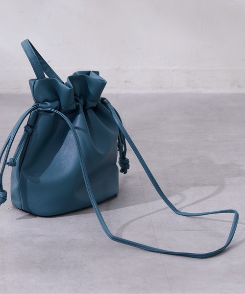 Chez toi(シェトワ)の「合皮巾着ショルダーBAG(ショルダーバッグ・レディース・グリーン/モカ/ブラック・FREE)」の8枚目の写真