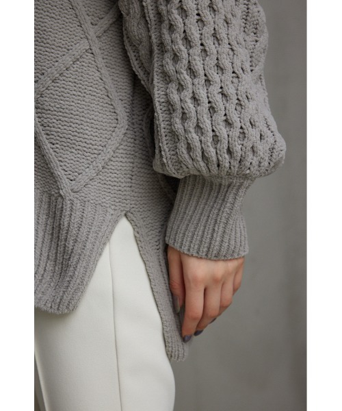 AZUL by moussy(アズールバイマウジー)の「シェニールケーブルVネックニットトップス(ニット/セーター・レディース・ブラック/ベージュ/グレー/アイボリー/ミント・SMALL/MEDIUM)」の22枚目の写真