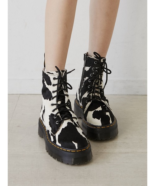 Dr. Martens（ドクターマーチン）の「JADPN COW POINT HAIR ON 31094934【Dr.Martens/ドクターマーチン/プラットフォームブーツ】（ブーツ・レディース・ブラック・4/5）」の4枚目の写真