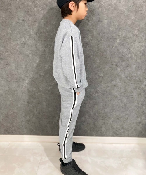 THE CASUAL(カジュアル)の「選べる12カラー 4本ラインスウェットパンツ(スウェットパンツ・キッズ・ブラック系/ダークグリーン/ベージュ/パープル/杢グレー/ブラック系1/ネイビー/チャコール/グレー系/グレー系1/ブラック/ベージュ系・130cm/160cm/140cm/150cm/110cm/120cm)」の19枚目の写真