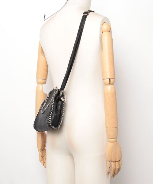MAISON BREEZE（メゾンブリーズ）の「【MAISON BREEZE】カーブチェーンミニショルダーバッグ KNF036 ※（ショルダーバッグ・レディース・ホワイト/ブラック・FREE）」の8枚目の写真