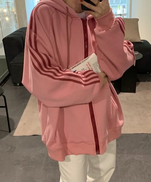 MEMECLE(メメクル)の「【 MEMECLE / メメクル 】オーバーサイズ サイドラインジップアップパーカー(パーカー・レディース・ブルー/アイボリー/ピンク/チャコール・FREE)」の8枚目の写真