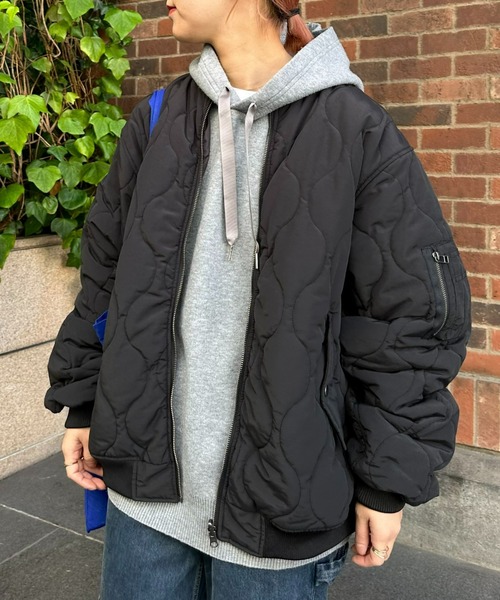 CIAOPANIC TYPY（チャオパニックティピー）の「【ユニセックス】リバーシブルキルティングMA-1（MA-1・メンズ・オフホワイト/ブラック/カーキ・ONE SIZE）」の3枚目の写真