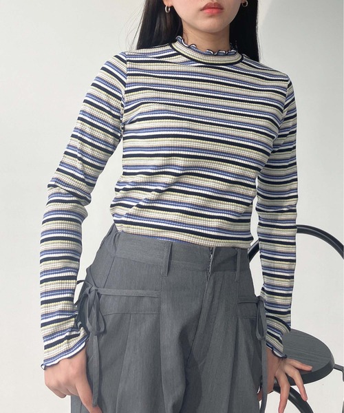 AS KNOW AS plus（アズノゥアズプラス）の「◎配色メロウフリルリブプルオーバー（Tシャツ/カットソー・レディース・ブルー系/ホワイト系/オフホワイト/ブラック/ベージュ系/ネイビー系/ブルー系1/ホワイト系1/グリーン系/ブルー系2・FREE）」の10枚目の写真