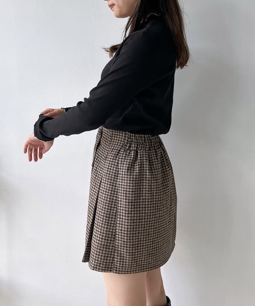 AS KNOW AS plus（アズノゥアズプラス）の「◎配色メロウフリルリブプルオーバー（Tシャツ/カットソー・レディース・ブルー系/ホワイト系/オフホワイト/ブラック/ベージュ系/ネイビー系/ブルー系1/ホワイト系1/グリーン系/ブルー系2・FREE）」の21枚目の写真