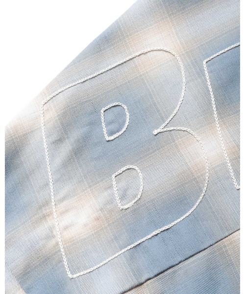 F.C.Real Bristol(エフシーレアルブリストル)の「BIG LOGO L/S BAGGY SHIRT(シャツ/ブラウス・メンズ・ブラック/サックスブルー/オフホワイト・SMALL/MEDIUM/LARGE/X-LARGE)」の4枚目の写真