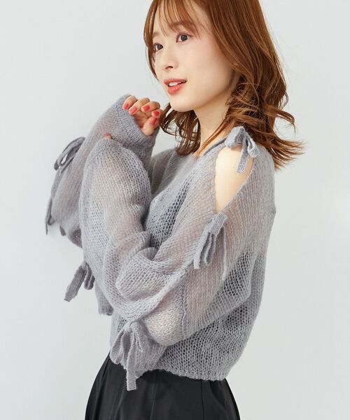 MAJESTIC LEGON（マジェスティックレゴン）の「リボン肩あきメッシュニット（ニット/セーター・レディース・チャコールグレー/ピンク/イエロー/アイボリー・MEDIUM）」の3枚目の写真