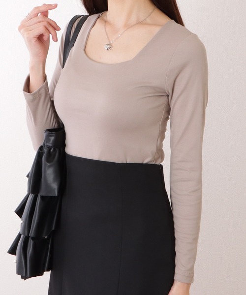 DAYRA(デイラ)の「スクエアネック クロップド スリム フィット プルオーバー(Tシャツ/カットソー・レディース・グレー/ホワイト/ブラック・M/XL)」の11枚目の写真