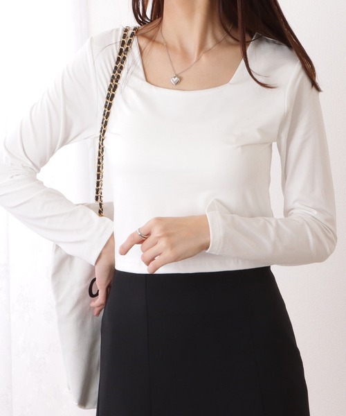 DAYRA(デイラ)の「スクエアネック クロップド スリム フィット プルオーバー(Tシャツ/カットソー・レディース・グレー/ホワイト/ブラック・M/XL)」の16枚目の写真