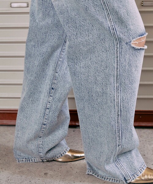 THINGS THAT MATTER（シングス ザット マター）の「【THINGS THAT MATTER/(シングス ザット マター)】KNEE CUTTING DENIM PANTS/ニーカッティングデニムパンツ（デニムパンツ・レディース・ブルー・1/2）」の7枚目の写真