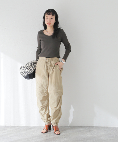 JANE SMITH / JOHN SMITH（ジェーンスミスジョンスミス）の「【JANE SMITH/ジェーンスミス】NYLON TASLAN REMOVAL CARGO PT：カーゴパンツ（カーゴパンツ・レディース・ベージュ/ブラック・SMALL/MEDIUM）」の8枚目の写真