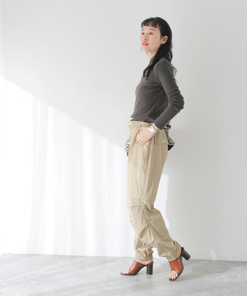 JANE SMITH / JOHN SMITH（ジェーンスミスジョンスミス）の「【JANE SMITH/ジェーンスミス】NYLON TASLAN REMOVAL CARGO PT：カーゴパンツ（カーゴパンツ・レディース・ベージュ/ブラック・SMALL/MEDIUM）」の9枚目の写真