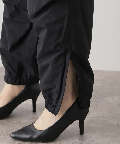 JANE SMITH / JOHN SMITH（ジェーンスミスジョンスミス）の「【JANE SMITH/ジェーンスミス】NYLON TASLAN REMOVAL CARGO PT：カーゴパンツ（カーゴパンツ・レディース・ベージュ/ブラック・SMALL/MEDIUM）」の21枚目の写真