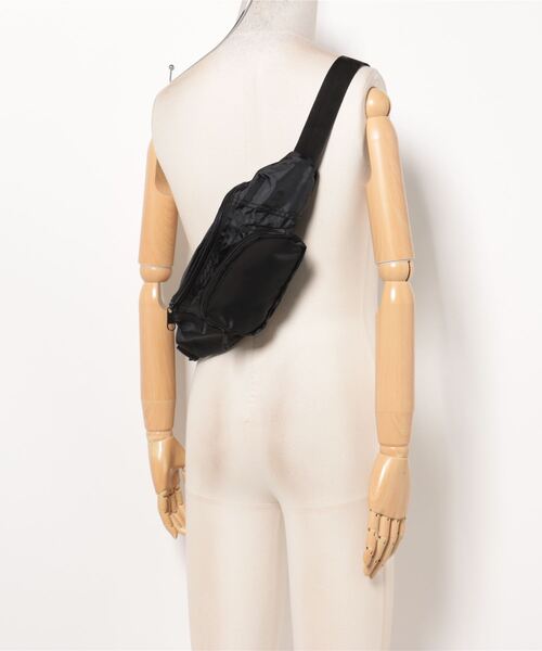 ROTHCO(ロスコ)の「ROTHCO / ROTHCO Black Crossbody Fanny Pack / R-5431(ショルダーバッグ・レディース・ブラック・SMALL)」の4枚目の写真