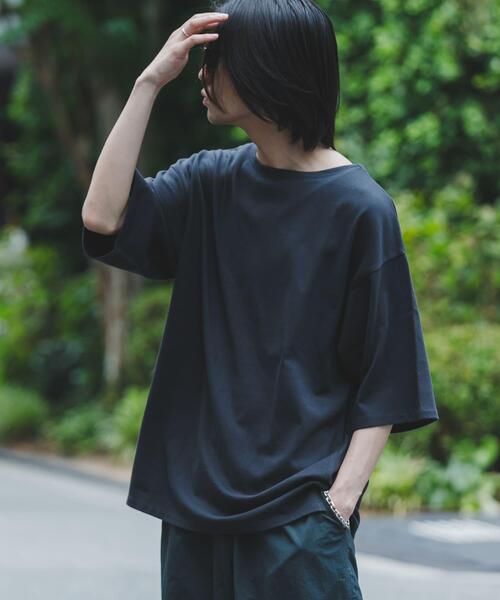 URBAN RESEARCH(アーバンリサーチ)の「USAコットンバスクTシャツ(Tシャツ/カットソー・メンズ・オフホワイト/ブラック系その他/チャコールグレー/カーキ/ホワイト系その他/ブルー系その他・SMALL/MEDIUM/LARGE)」の16枚目の写真