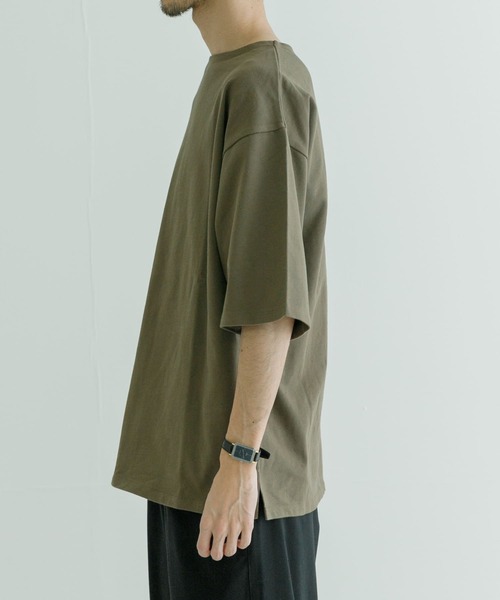 URBAN RESEARCH(アーバンリサーチ)の「USAコットンバスクTシャツ(Tシャツ/カットソー・メンズ・オフホワイト/ブラック系その他/チャコールグレー/カーキ/ホワイト系その他/ブルー系その他・SMALL/MEDIUM/LARGE)」の18枚目の写真