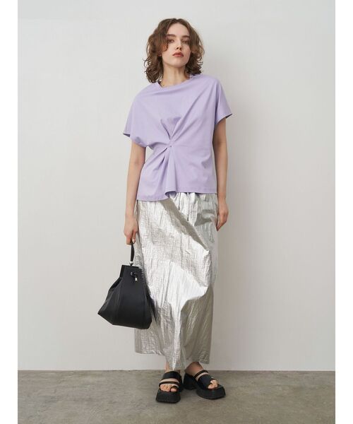 ELENDEEK(エレンディーク)の「サイドドレープカットソー(Tシャツ/カットソー・レディース・ラベンダー/ブラック/オフホワイト・FREE)」の5枚目の写真