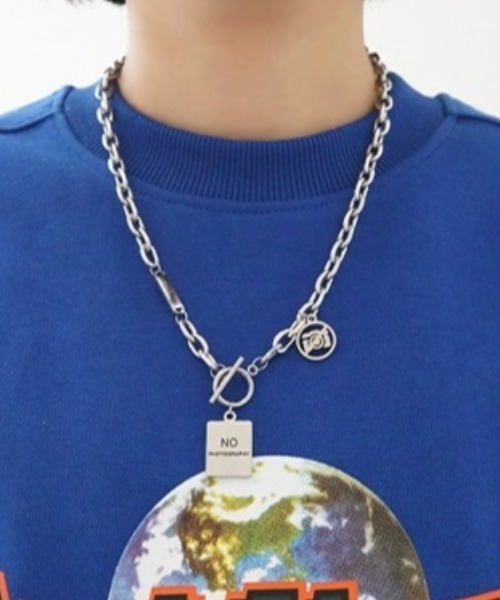 .KOM(ドットコム)の「A'GEM/9 × .kom 『KANSAI STUDIO/カンサイスタジオ』 カメラポイントネックレス(ネックレス・レディース・シルバー・FREE)」の2枚目の写真