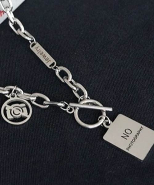 .KOM(ドットコム)の「A'GEM/9 × .kom 『KANSAI STUDIO/カンサイスタジオ』 カメラポイントネックレス(ネックレス・レディース・シルバー・FREE)」の9枚目の写真