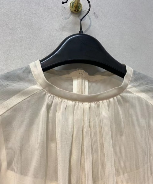 sakishimatokyo(サキシマトーキョー)の「ランタンスリーブチュールブラウス/シアーブラウス(シャツ/ブラウス・レディース・ベージュ/ブラック・FREE)」の6枚目の写真