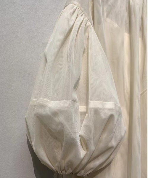 sakishimatokyo(サキシマトーキョー)の「ランタンスリーブチュールブラウス/シアーブラウス(シャツ/ブラウス・レディース・ベージュ/ブラック・FREE)」の11枚目の写真