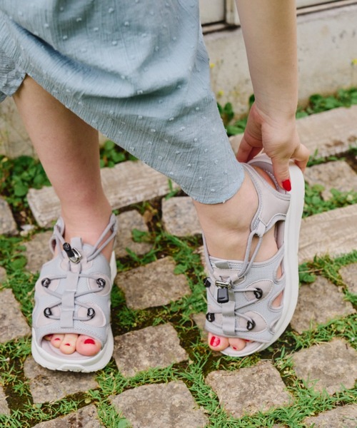 idem(イデム)の「heart nuance sports sandal/ハートスポーツサンダル(サンダル・レディース・ブラック/グレー・SMALL/MEDIUM/LARGE)」の17枚目の写真