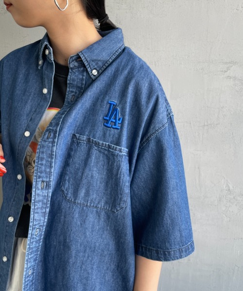 MLB（メジャーリーグベースボール）の「[FANATICS/ファナティクス] 別注 ワンポイント刺繍ロゴ ボタンダウンシャツ（シャツ/ブラウス・レディース・ブルー/ネイビー・M/L/XL/XXL）」の21枚目の写真